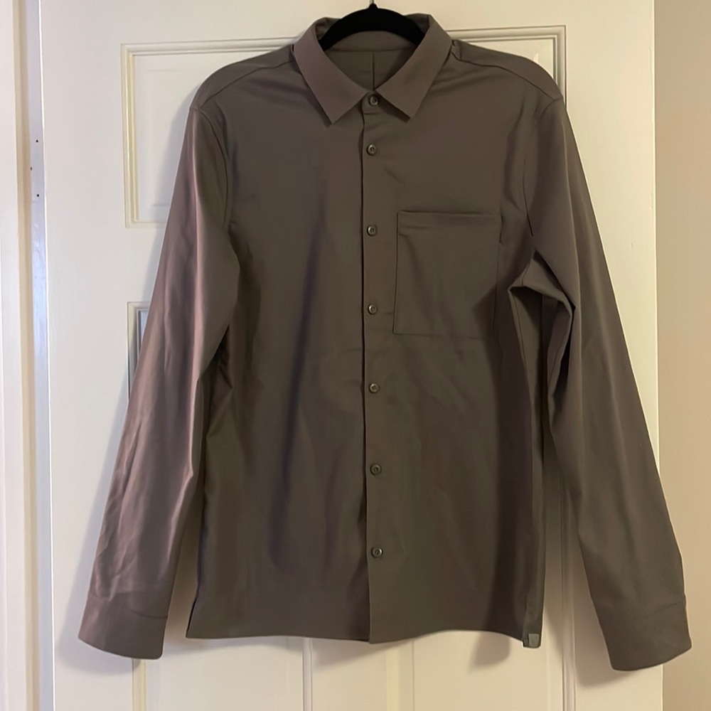 Lululemon size medium mens button down shirt hunter green/ dark grayish color